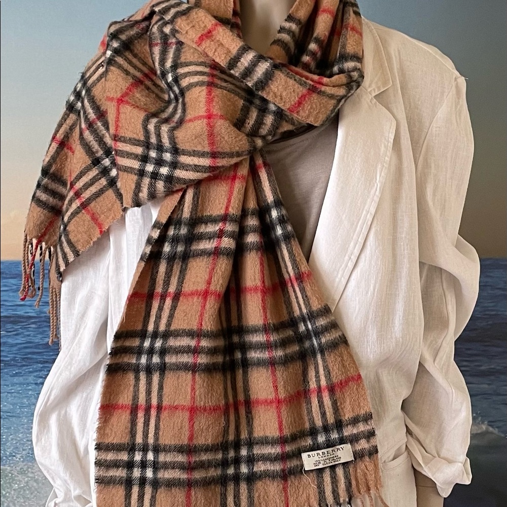Vintage Burberry cashmere scarf